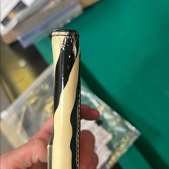 Michael Kors Black and Off White  Wallet - Picture 10 of 12